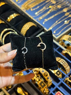 اساور كارتير متوفر بلون ذهبي وفضي